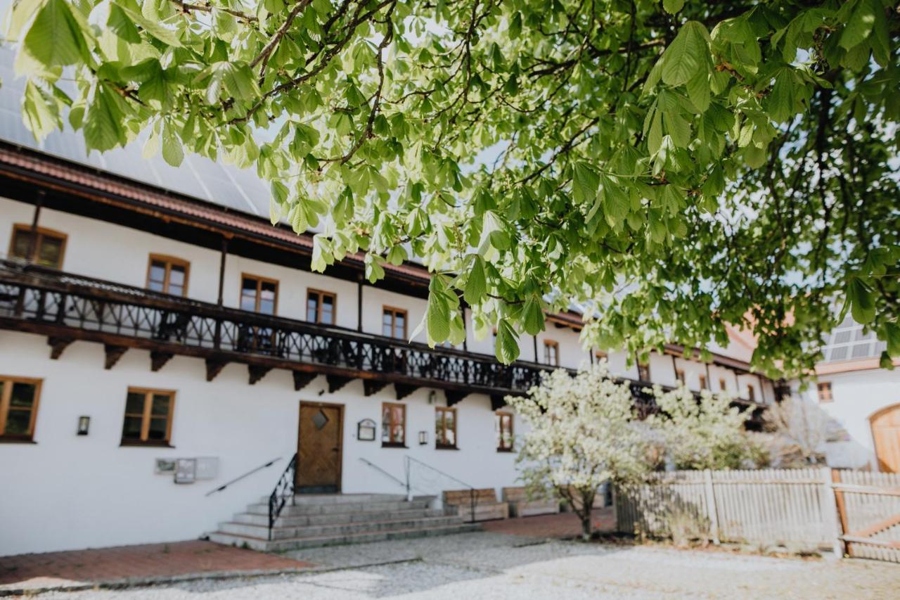 Kastanienhof Pfettrach Hotel Altdorf  Exterior photo